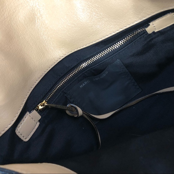 Marc Jacobs Studded Gotham Purse - Picture 7 of 9